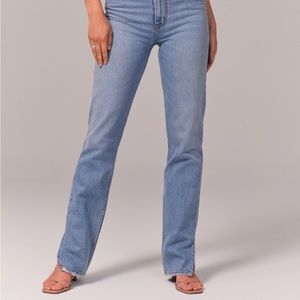 A&F Ultra High Rise 90s Jean Light with Vent Hem